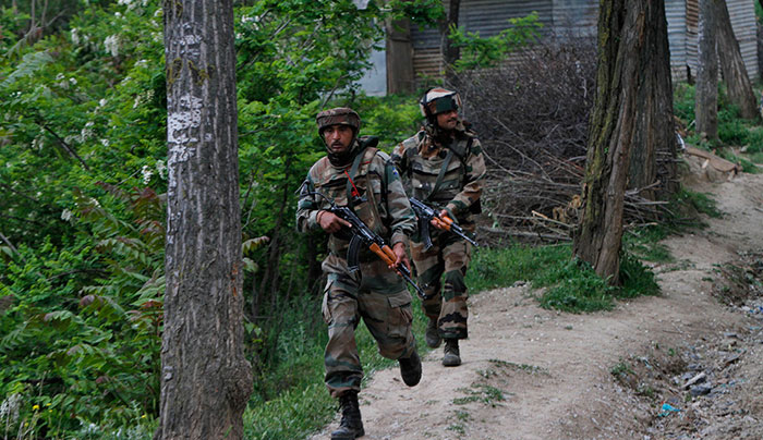 Militants elude forces for 16 days in Kashmir forest