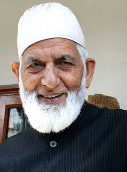 Talks under Indian constitution wastage of time: Geelani