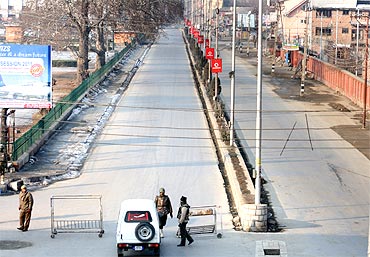 On 47th day of curfew, Srinagar residents face acute shortage of essential commodities
