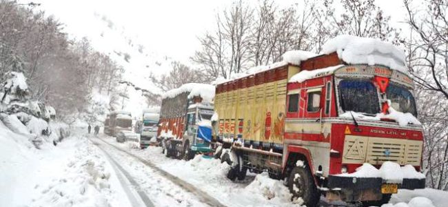 J&K HIGHWAY UPDATE: TRAFFIC SUSPENDED ON NATIONAL HIGHWAY.