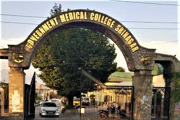 GMC Srinagar Proposal Of Summer Vacation For Doctors Draws Criticism.￼￼