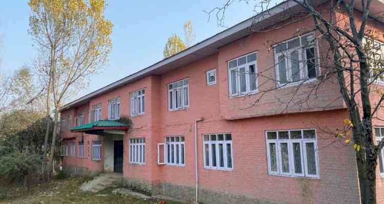 Non-Functional Primary Health Centre In Budgam Becomes Hub For Drug Addicts.