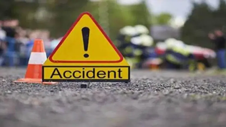Man Killed, His Wife Critical In Srinagar Road Accident.