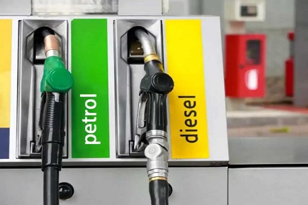 Govt. Cuts Windfall Tax On Petrol, Diesel.