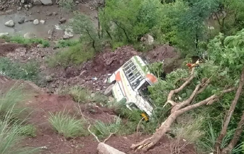 Mini-Bus Falls Into Gorge In Udhampur; 18 Injured.