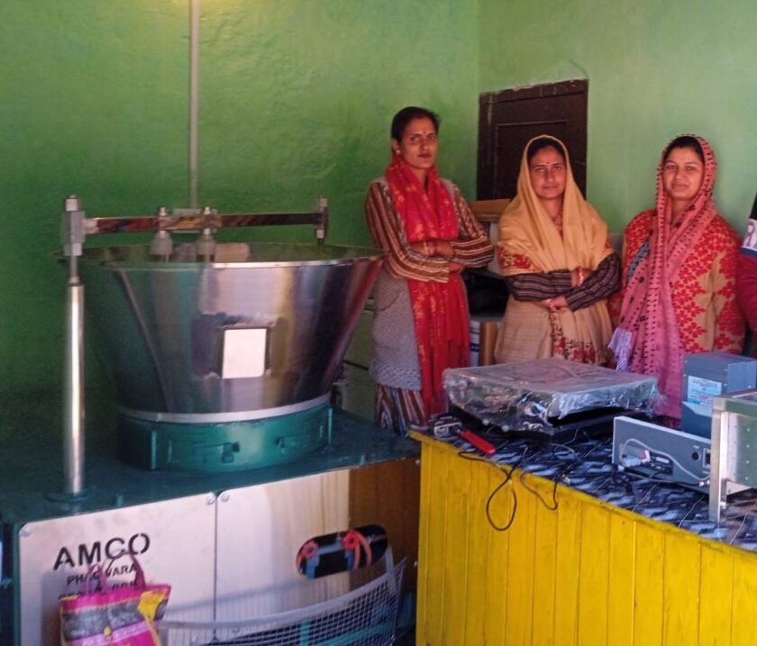 Int’l Women’s Day Special: Breaking Stereotypes, Shahnaza 3 Other Women Run Milk Processing Plant at Udhampur￼