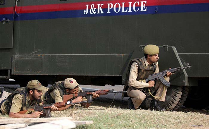 Militants attack police station in Pulwama