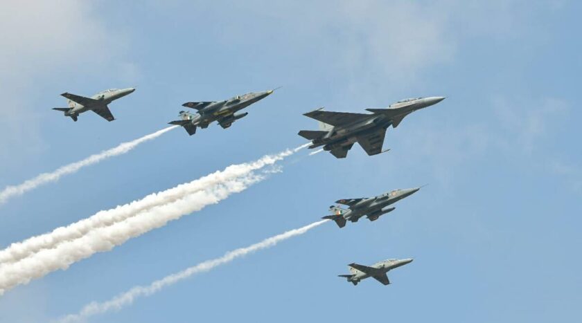 Indian Fighter Jets Thunder over Srinagar Skies, Ahead of Mega IAF Air Show Tomorrow.