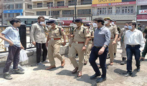 Strict Lockdown to be Imposed in Areas violating Covid SOPs: DC Srinagar.