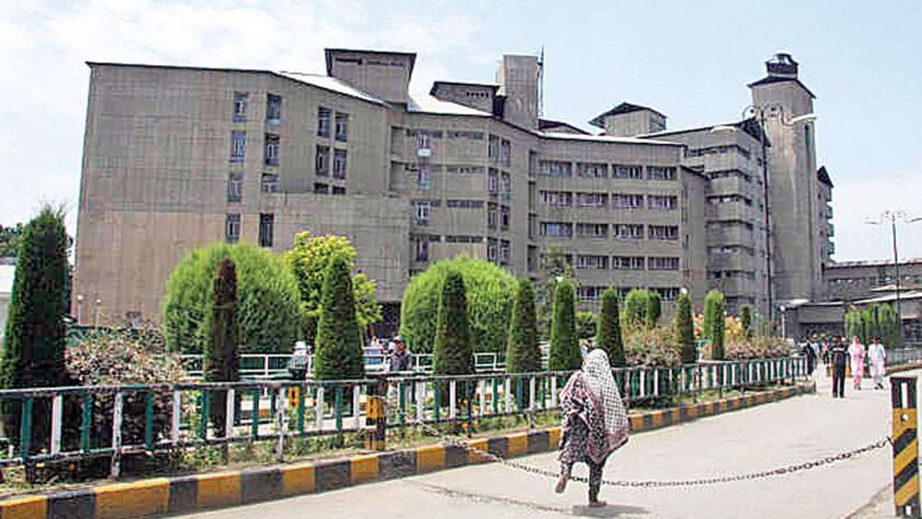 SKIMS Directs Non-Local Staff To Move To Accommodations Provided By The Institute.