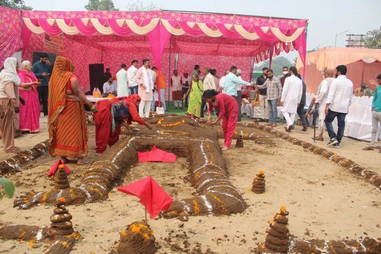 Muslims Denied Permission For Friday Prayers in Gurgaon, Govardhan Puja Held at Same Site.