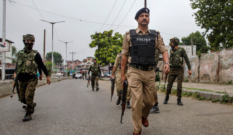 J&K Policing Ranks Worst in Strictness, Good Behaviour Across India reveals Survey.