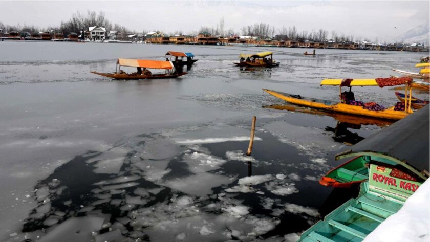 Deep Freeze: Srinagar Records Coldest Night of the Season at -6.0°C.