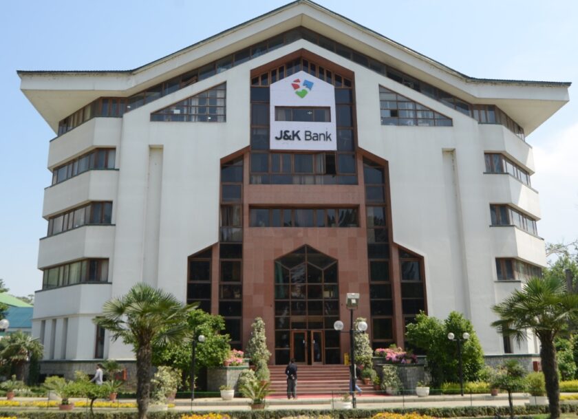 CBI Books Ex- J&K Bank Chairman, 18 Others Rs 800 Crore Loan Case.