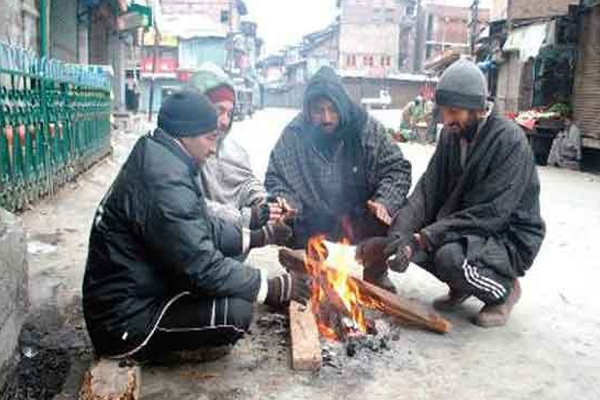 Kashmir Continues To Freeze As Gulmarg Records -11°C.