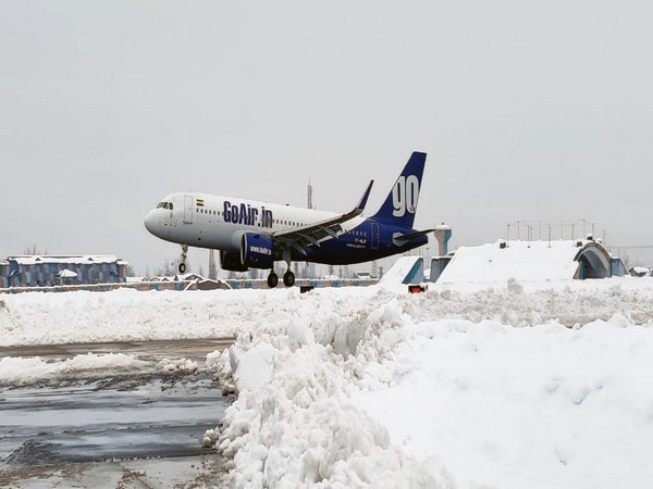 Flights Update: Amid Fresh Snowfall Flight Operations at Srinagar Airport Suspended Again.