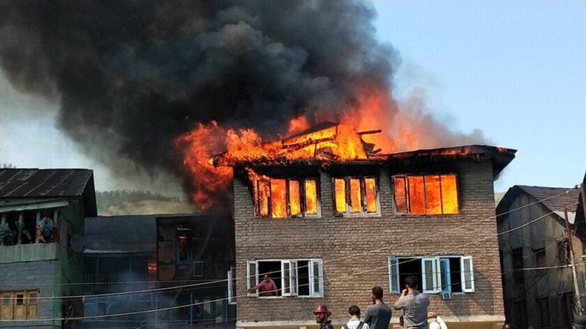 4 Families Rendered Homeless After Fire Guts House In Rainawari Srinagar.