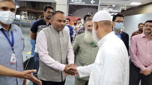 hajj pilgrims arrive