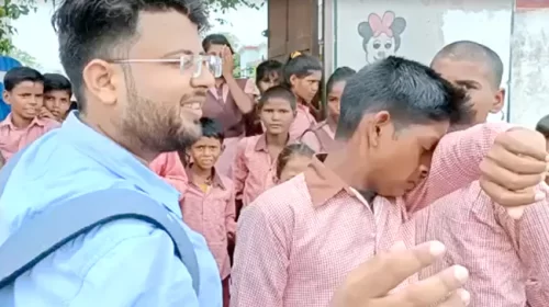 students-crying-at-up-school-teacher-farewell