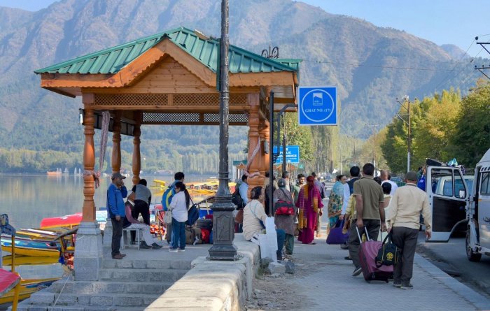 1.5 Crore Tourists Visited J&K In First 6 Months Of 2022.