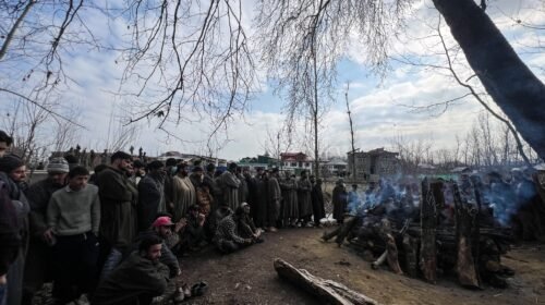 Muslims help perform last rites of slain Kashmiri Pandit in Pulwama village Kashmirdigits