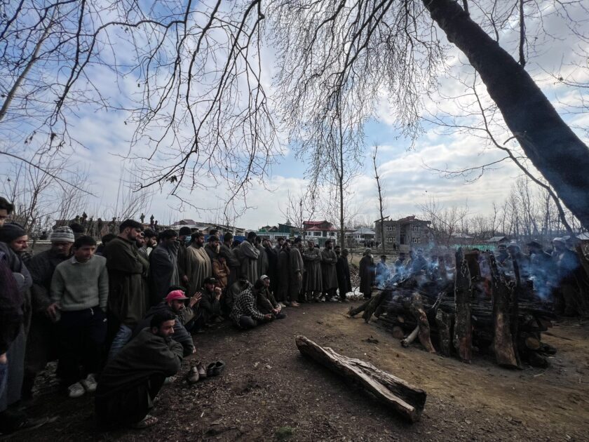 Muslims help perform last rites of slain Kashmiri Pandit in Pulwama village￼