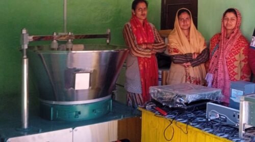 Int’l Women’s Day Special: Breaking Stereotypes, Shahnaza 3 Other Women Run Milk Processing Plant at Udhampur Kashmirdigits