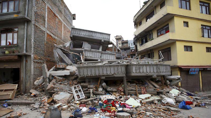 Powerful quake kills 12 in Pakistan, Afghanistan