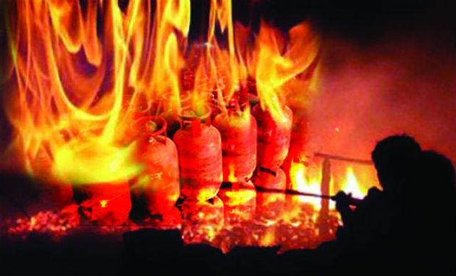3 Non-locals Among 4 Injured in Gas Cylinder Blast in Poonch￼